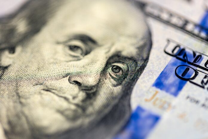 Dólar hoy: el blue cotiza a $1.560 y los tipos de cambio financieros operan en alza