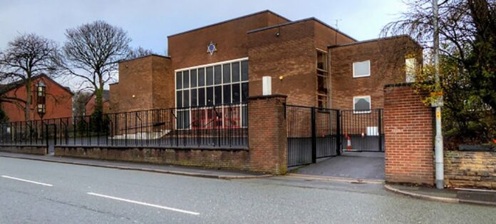 Acusan a dos ciudadanos iraníes de planear un atentado contra una sinagoga en Manchester
