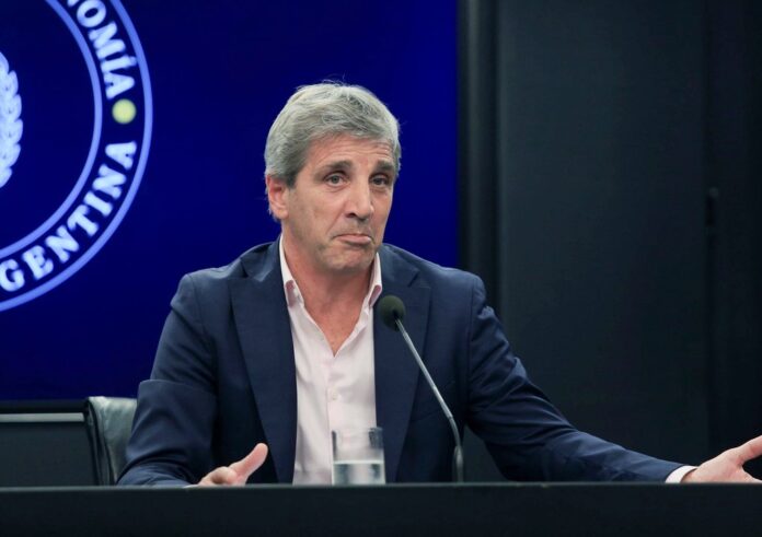 Caputo, sobre el apoyo de Bessent: “No hay que saber de economía, es sentido común”