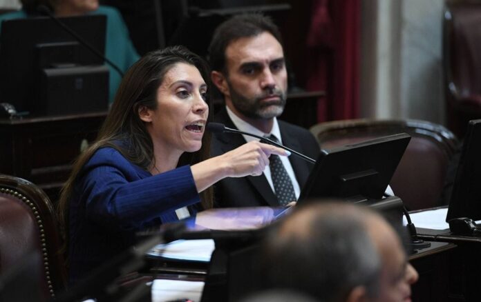 Florencia López criticó a la Corte por la Ley de Tierras y pidió juicio político