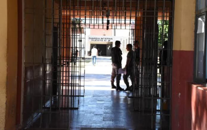 La Rioja: detuvieron a un penitenciario que debía impedir el ingreso de drogas
