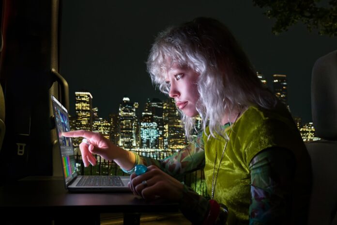 Apple rompe su propio tabú y presenta la primera MacBook Pro con pantalla táctil