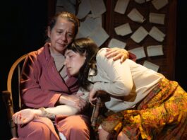 La salud de los enfermos: una puesta inteligente y con grandes actuaciones de un desafiante cuento de Julio Cortázar