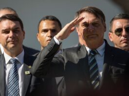Las cuatro grandes dudas sobre Flavio Bolsonaro ante un posible regreso de su familia al poder