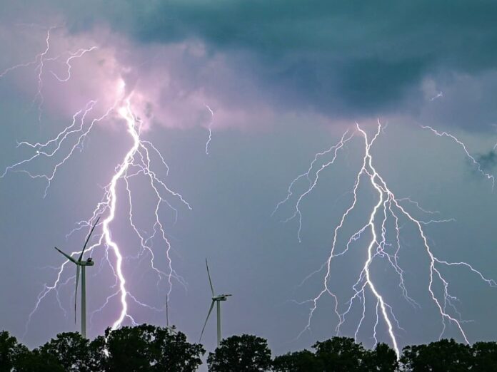 A qué hora llegan las tormentas fuertes a Buenos Aires hoy, según el SMN