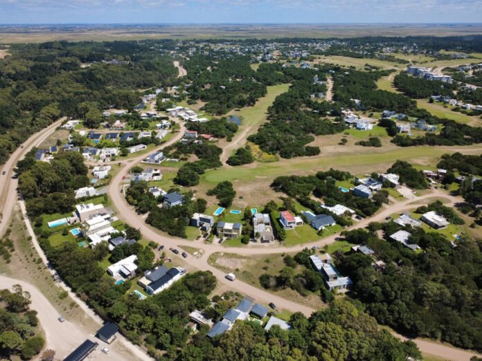 Costa Esmeralda: el impensado fenómeno que vive el proyecto top de la costa, con lotes “baratos” y compradores que buscan casas de US$500.000