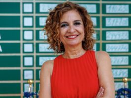 María Jesús Montero, 60 años: “Mis padres eran profesores. Si sacaba un 9,75, me preguntaban por qué no un 10”