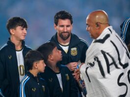 Habló el excombatiente que cantó el himno en la despedida de Messi y reveló el consejo que le dio Scaloni
