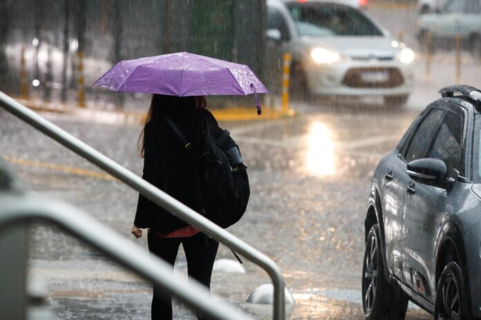 Llueve en el AMBA y se esperan 48 horas de tormenta