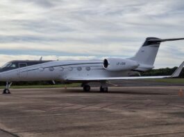 Este es el avión retenido en Puerto Iguazú: investigan si Bolsonaro iba a abordarlo para viajar a EE.UU.