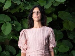 Luciana De Luca: “Quise contarme un largo cuento, contarme un mundo”