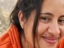Le avisó a la policía que se iba de su casa y horas después fue asesinada de cinco puñaladas delante de su hija de seis años